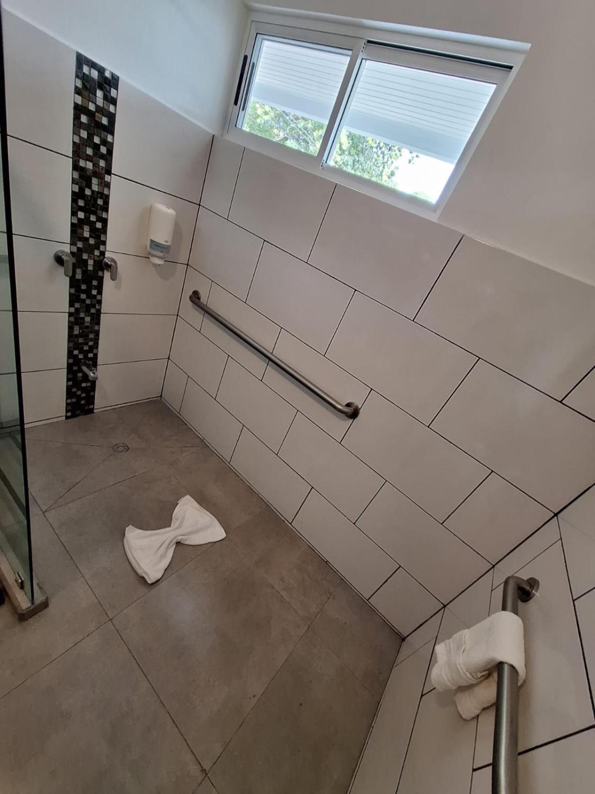 Hotel Marino Ballena Увита Экстерьер фото